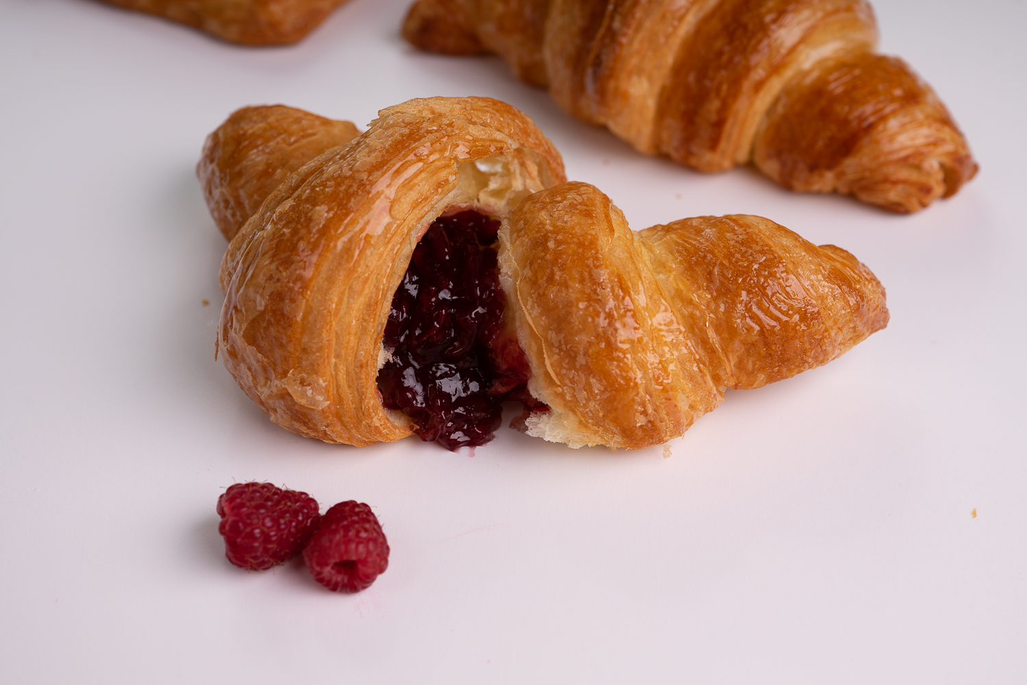 Слойка с фруктовой начинкой Berrybert в разрезе